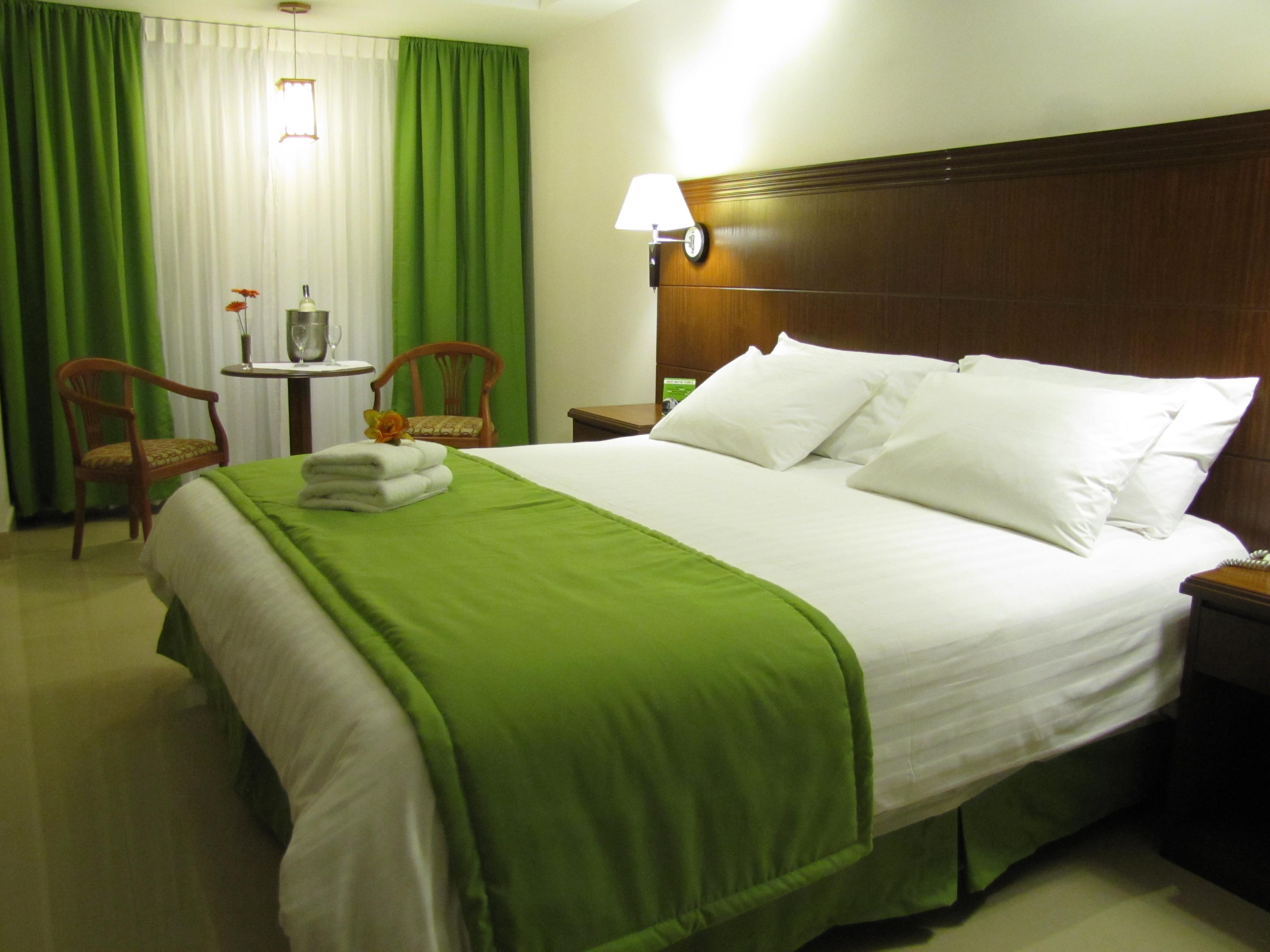 Hotel Faranda Express Soloy And Casino, A Member Of Radisson Individuals Panama City Exterior photo